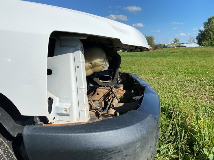 #1598-•-2010-chevy-silverado-1500-regular-cab-pickup-truck-(no-title)-image-41