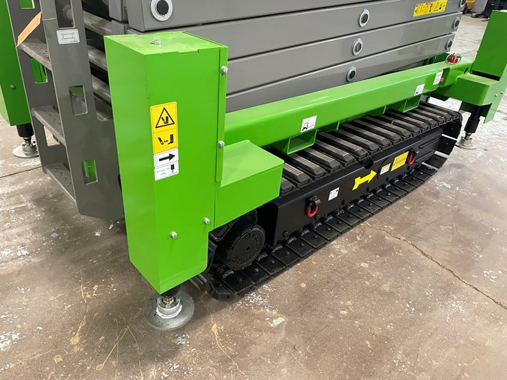 #5551-•-fronteq-fs6332tl-track-drive-scissor-lift-with-outriggers-image-41