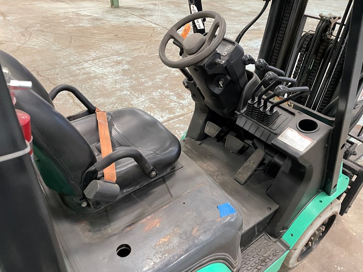 2018-mitsubishi-fgc25n-image-35