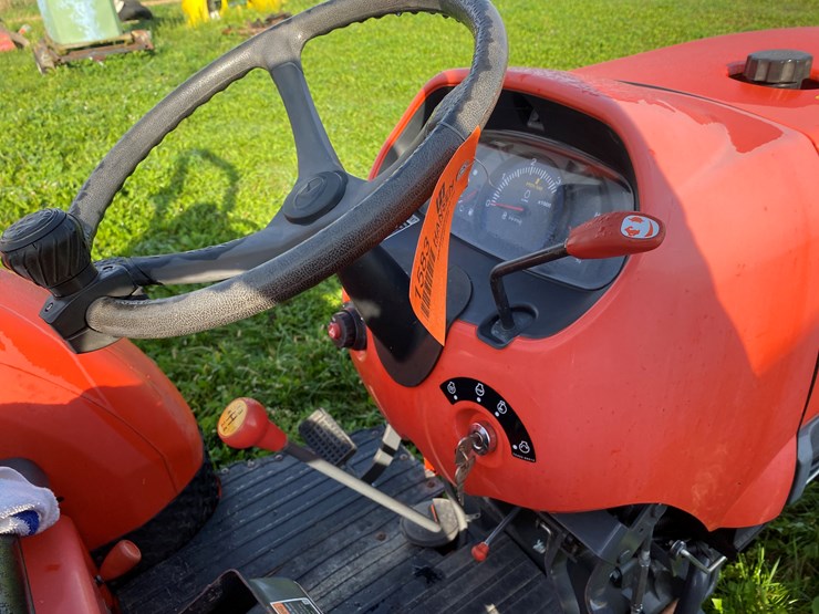#1583-•-kubota-l4600d-4x4-diesel-tractor-image-35