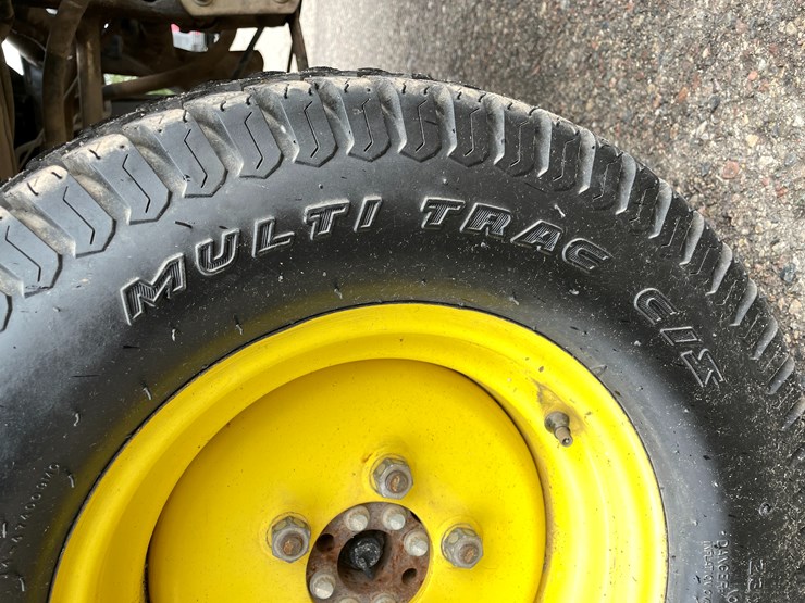 john-deere-gator-image-36