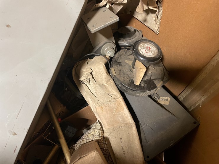 #7258-•-assorted-electrical-parts-and-supplies-image-7