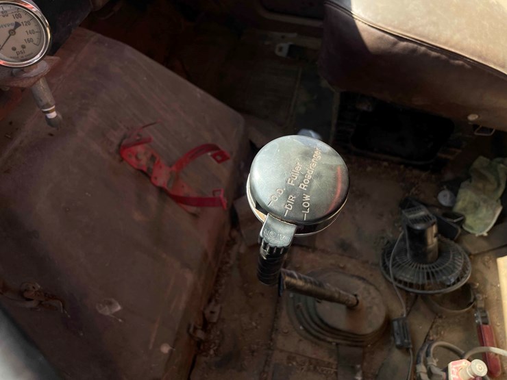 1982-international-dt466-image-89