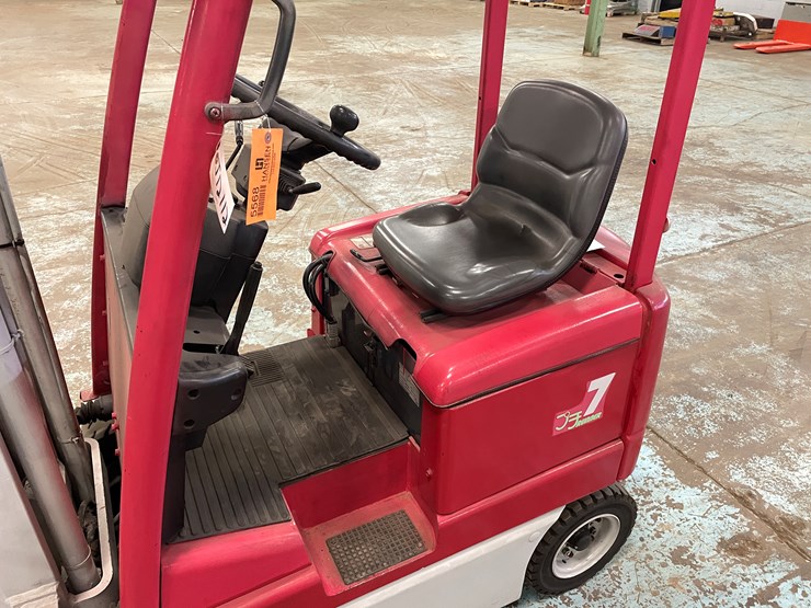 #5568-•-toyota-7-runner-1,500-lbs.-electric-forklift-image-16