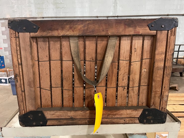 #7254-•-(3)-metal-rolling-carts,-wood-crate-and-microwave-image-8