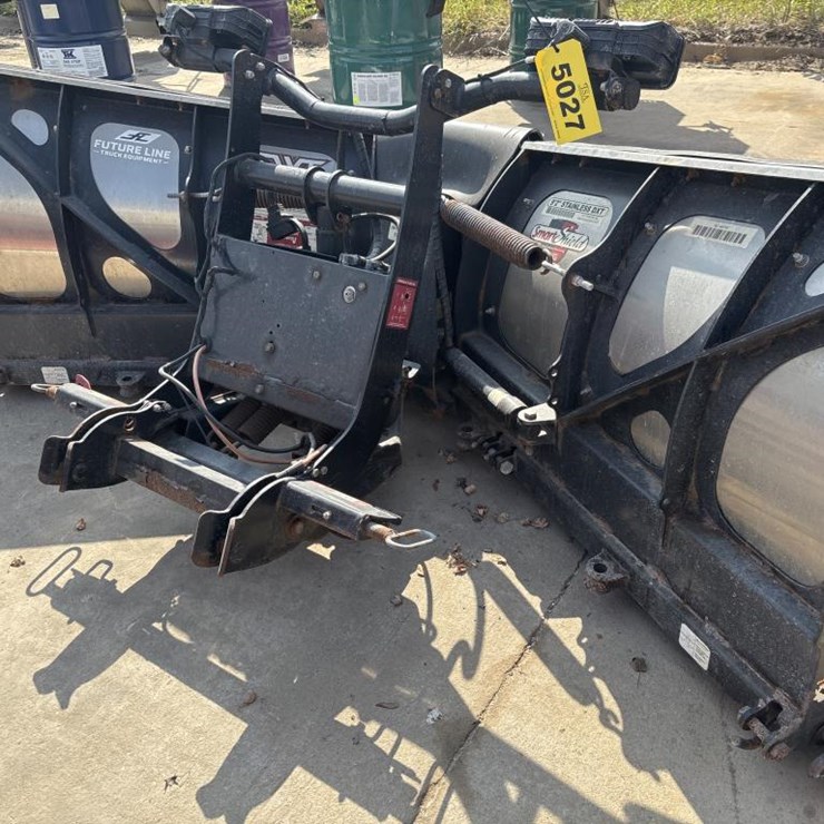 #5027 • Boss Power V DXT Smart Shield Truck V-Plow