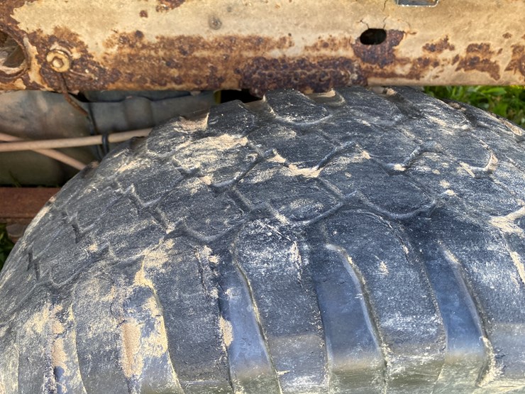 #1598-•-2010-chevy-silverado-1500-regular-cab-pickup-truck-(no-title)-image-15