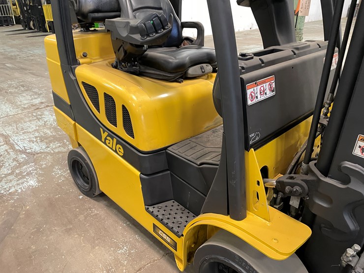 #5559-•-2017-yale-glc070-lp-forklift-image-43