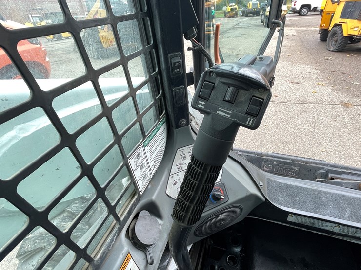 #5503-•-2021-bobcat-skid-steer-image-18