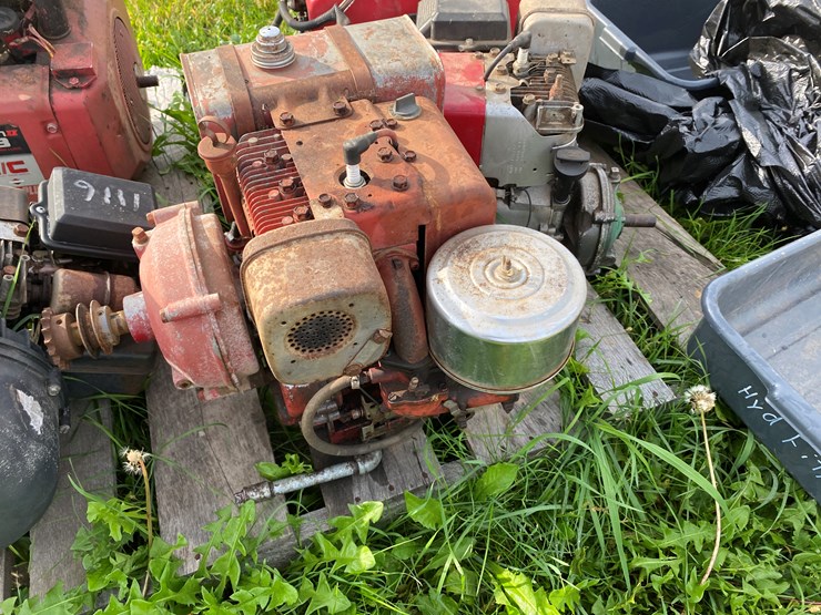 #1667-•-(4)-small-engines-&-gas-powered-pump-image-6