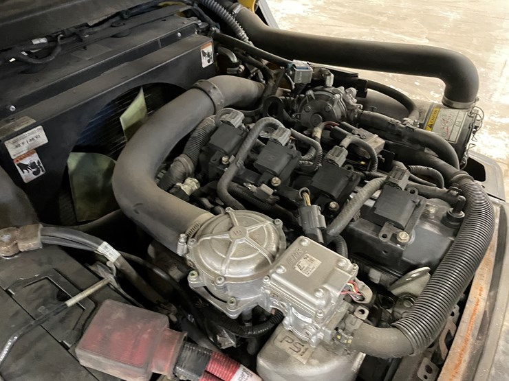 #5559-•-2017-yale-glc070-lp-forklift-image-54