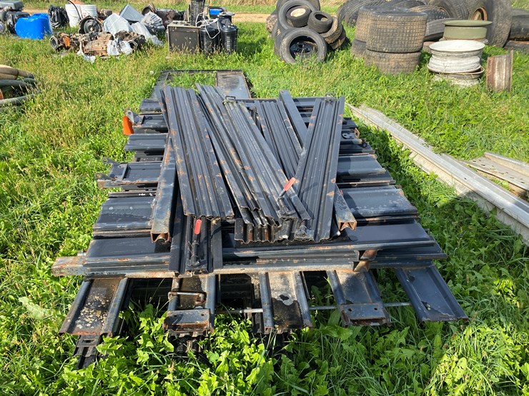 #1649-•-various-sections-of-stake-pocket-sides-and-headache-racks-image-8