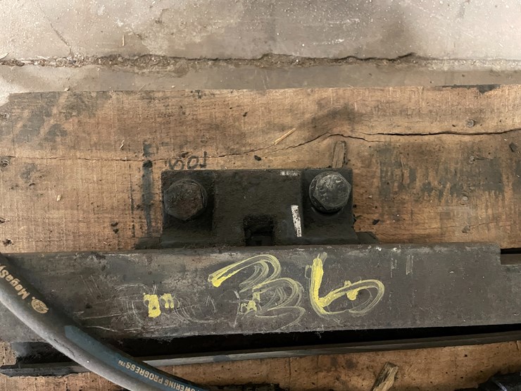 #7201-•-forklift-side-shift-plate-image-5