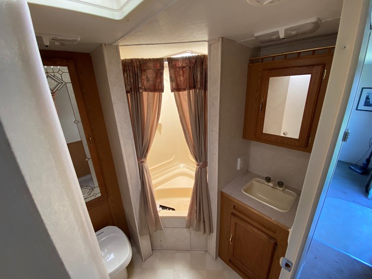 #1607-•-keystone-sprinter-360fk-camper,-(no-title)-image-46