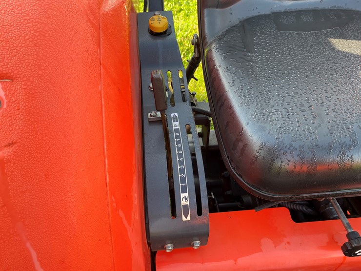 #1583-•-kubota-l4600d-4x4-diesel-tractor-image-33