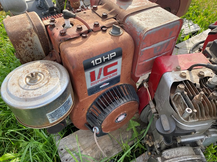 #1667-•-(4)-small-engines-&-gas-powered-pump-image-7