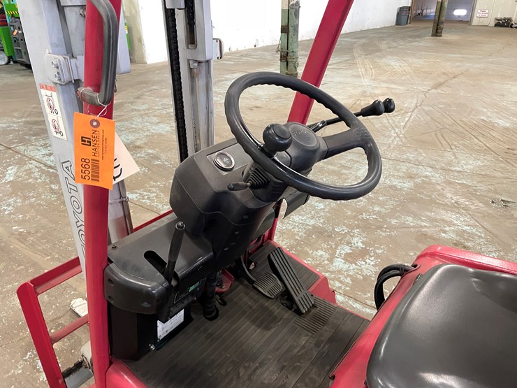 #5568-•-toyota-7-runner-1,500-lbs.-electric-forklift-image-18