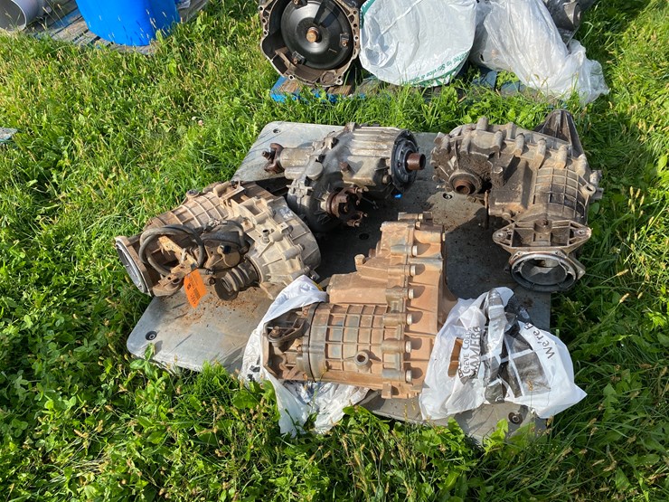 #1661-•-(4)-vehicle-transfer-cases-image-1