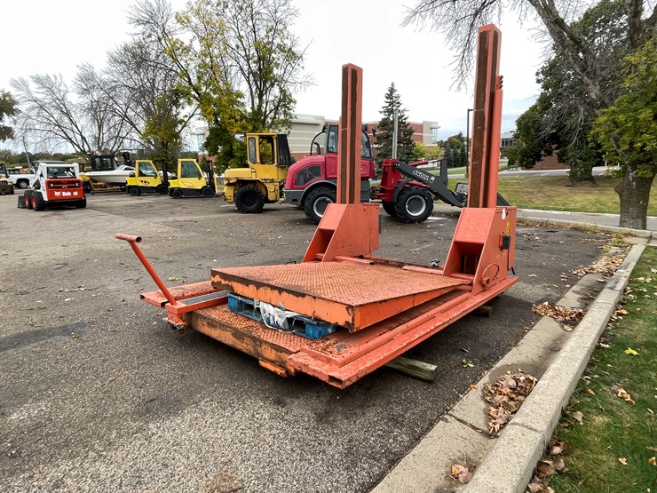 #5513-•-handling-specialty-forklift-lift-image-4