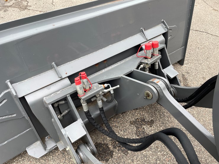 #5502-•-2024-magnum-4400l-wheel-loader-image-12