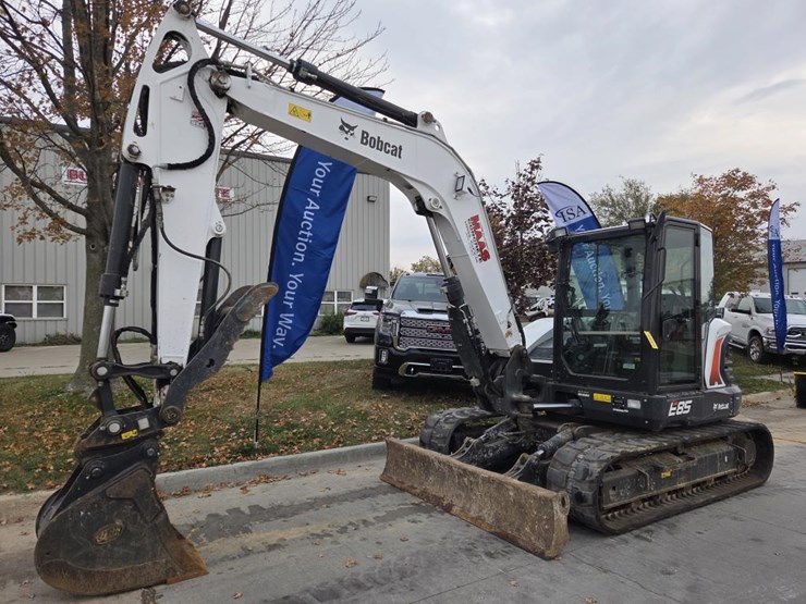 2019-bobcat-e85-image-1