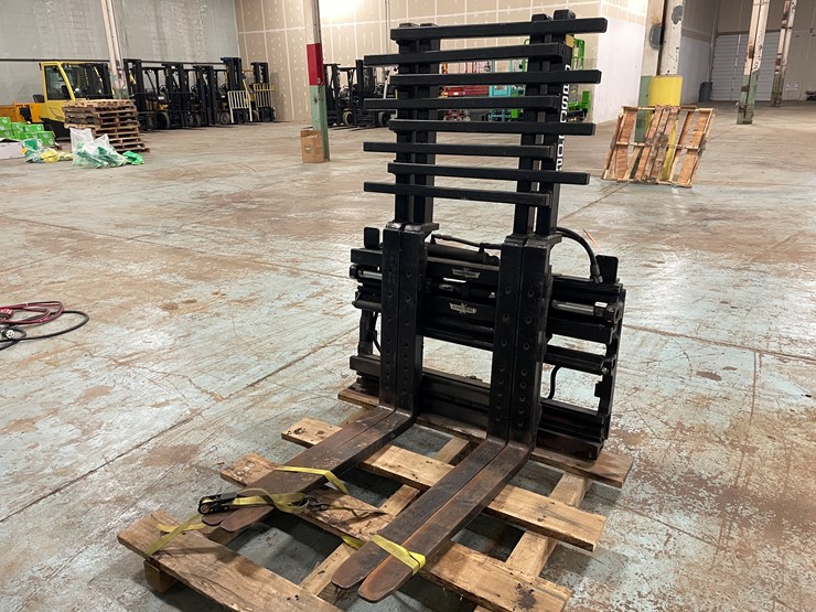 #5570-•-cascade-forklift-attachment-image-1