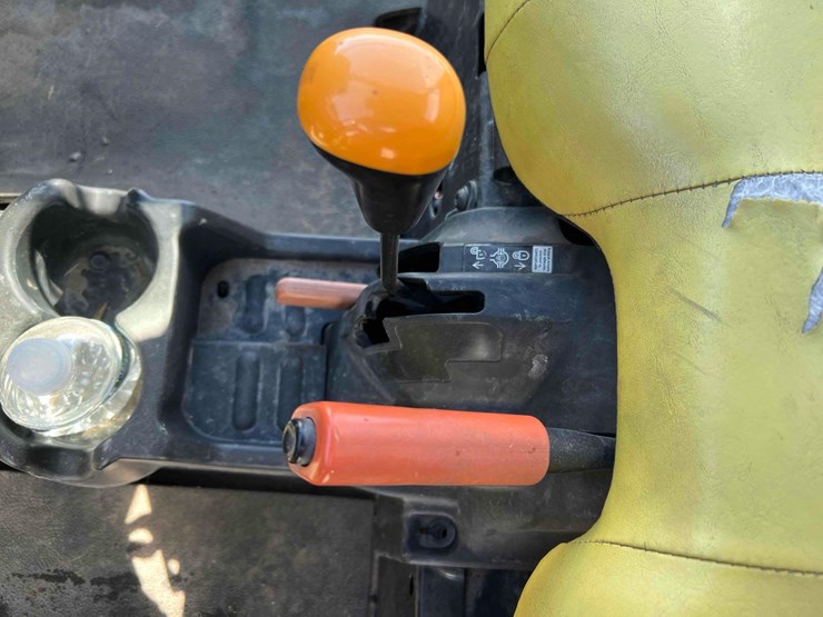 2013-john-deere-gator-image-26