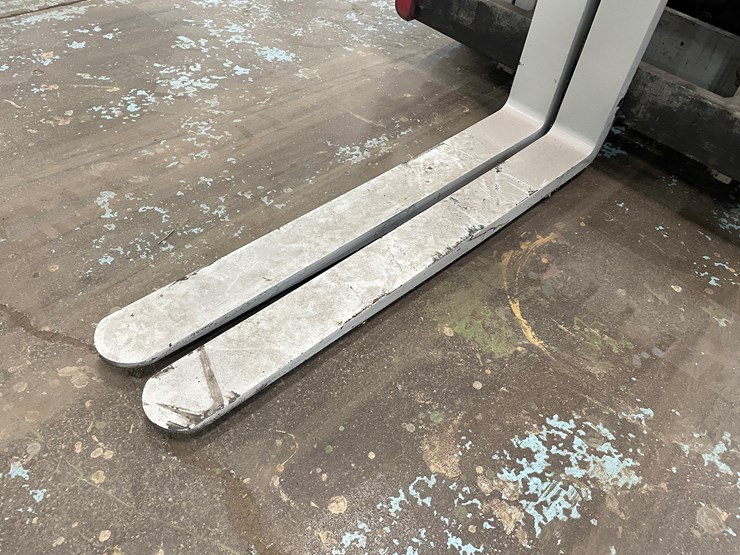 #5568-•-toyota-7-runner-1,500-lbs.-electric-forklift-image-10