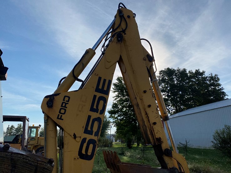 new-holland-655e-image-24