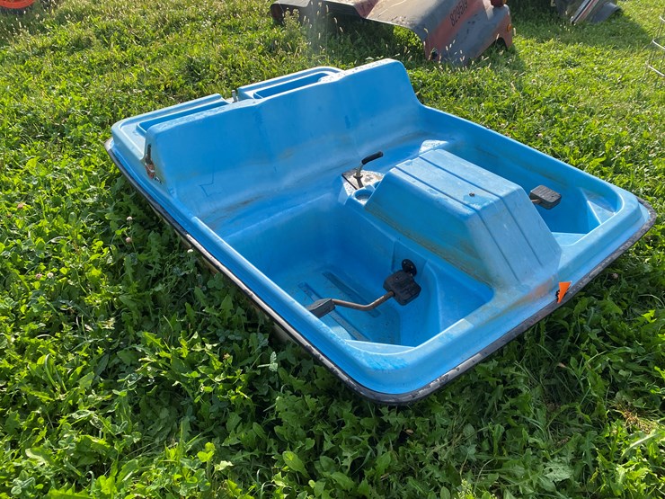 #1645-•-seahawk-paddle-boat-image-3