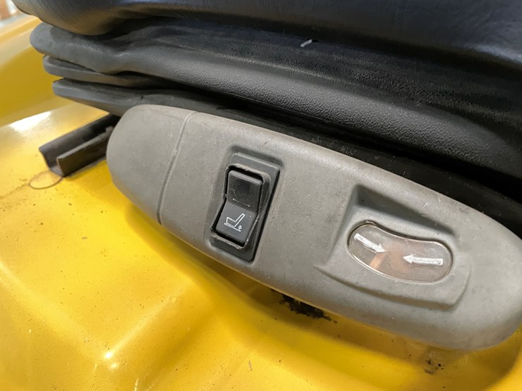 #5559-•-2017-yale-glc070-lp-forklift-image-48