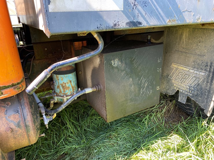 international-4900-image-21