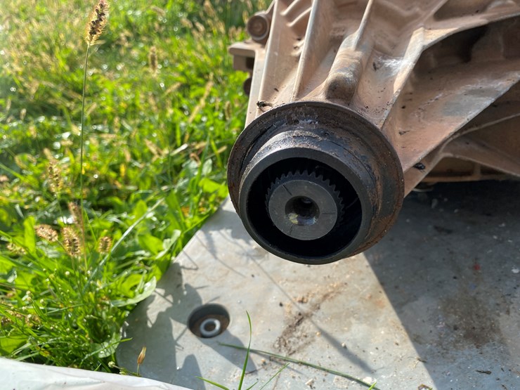 #1661-•-(4)-vehicle-transfer-cases-image-8