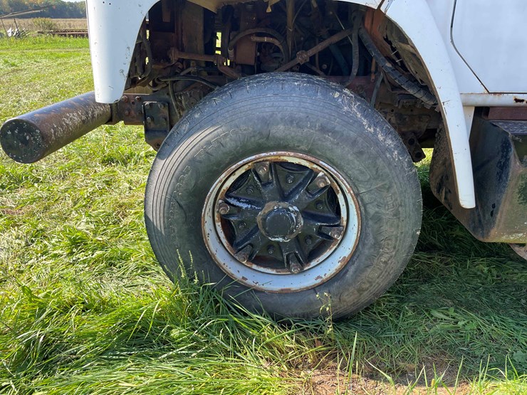 1982-international-dt466-image-132