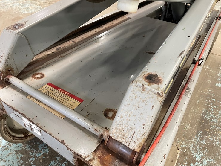 #5553-•-skyjack-sj226-scissor-lift-image-41