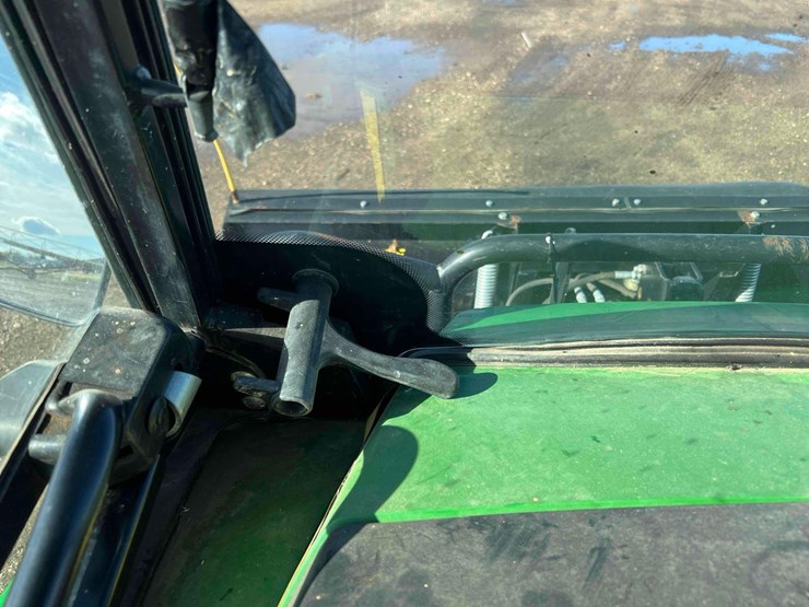 2013-john-deere-gator-image-25