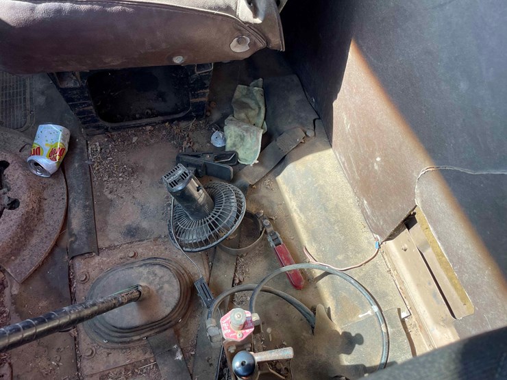 1982-international-dt466-image-88