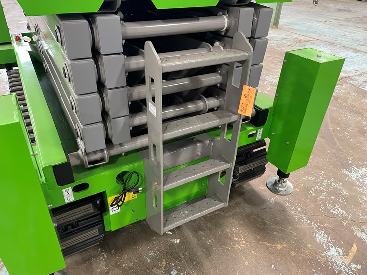 #5551-•-fronteq-fs6332tl-track-drive-scissor-lift-with-outriggers-image-32