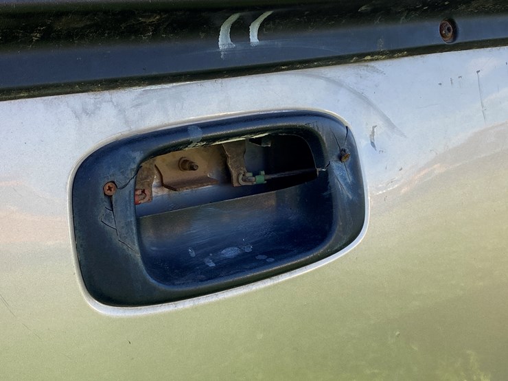 #1599-•-2000-chevy-silverado-1500-extended-cab-pickup-truck-(has-wi-title)-image-23