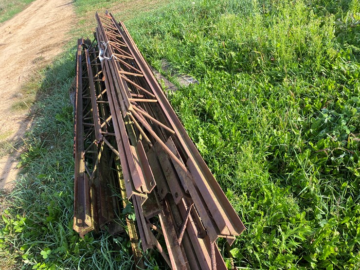 #1629-•-stack-of-steel-support-beams-image-10