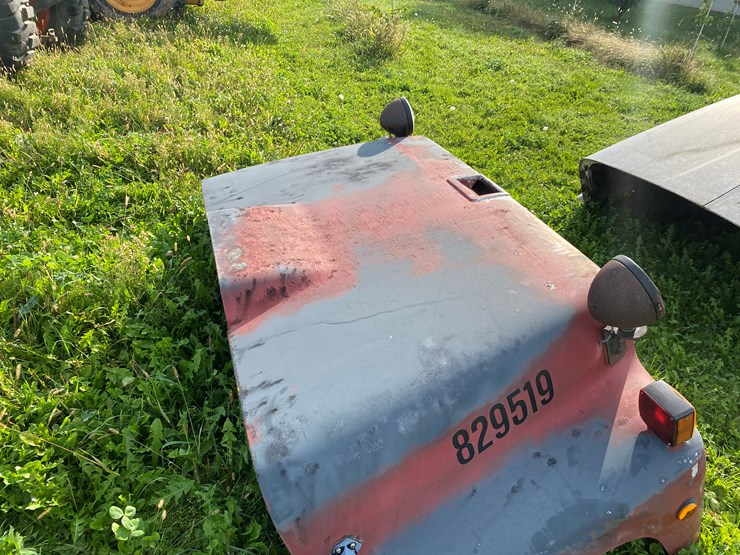 #1651-•-international-truck-hood-image-6