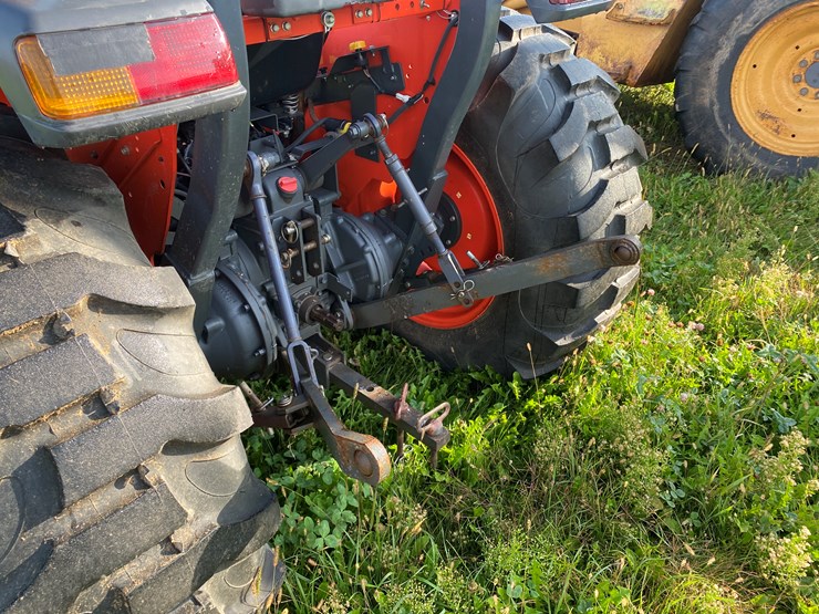 #1583-•-kubota-l4600d-4x4-diesel-tractor-image-21