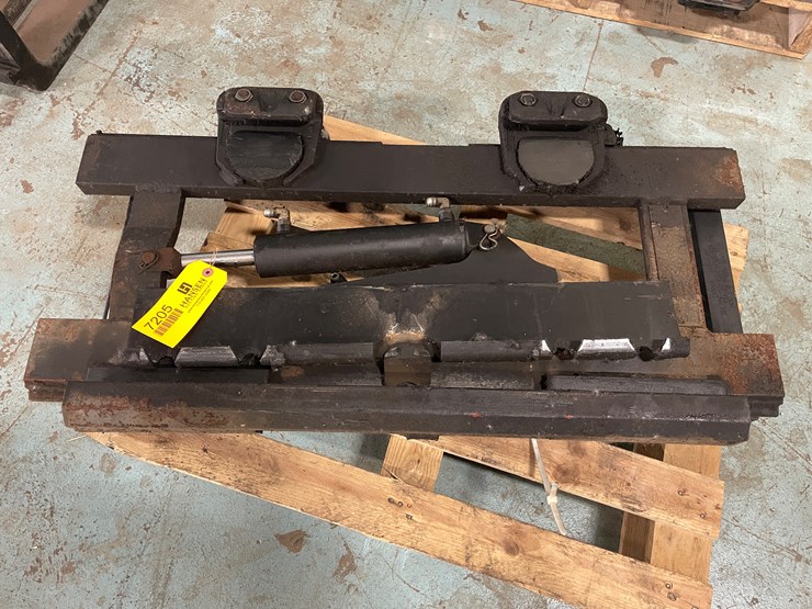 #7205-•-forklift-side-shift-plate-image-2