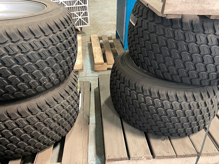 #7226-•-(4)-turf-tires-on-9-bolt-rims-image-3