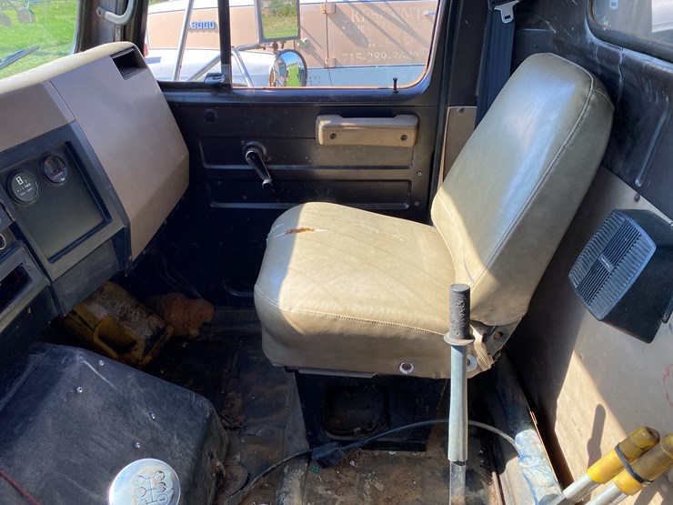 international-4900-image-45