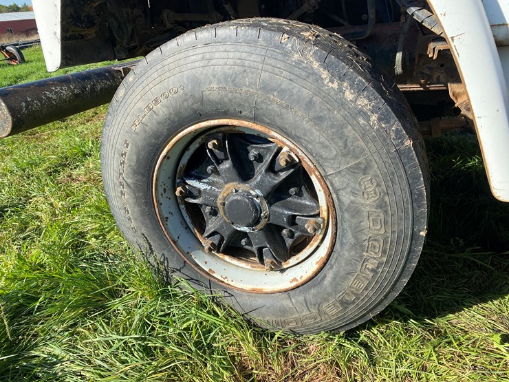 1982-international-dt466-image-15