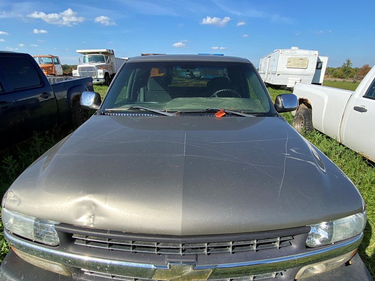 #1599-•-2000-chevy-silverado-1500-extended-cab-pickup-truck-(has-wi-title)-image-43