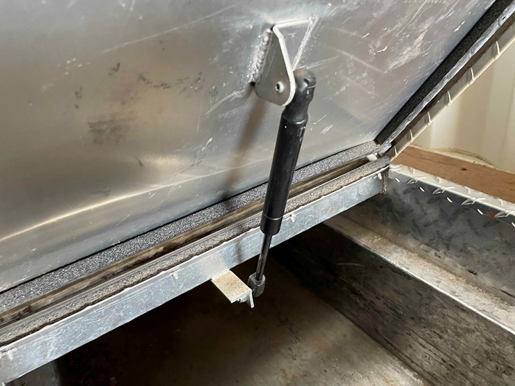 #1615-•-tractor-supply-diamond-plate-tool-box-image-14