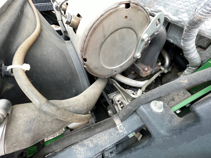 john-deere-1575-image-18