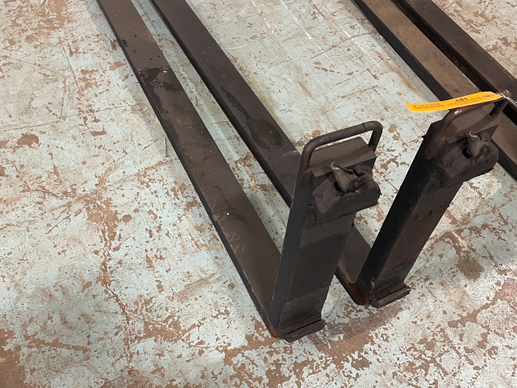#7209-•-60"-x-4"-forklift-pallet-forks-image-5